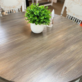 Liquid Wood - Close-up of Retique It Light Wood - paint that looks like wood applied on furniture